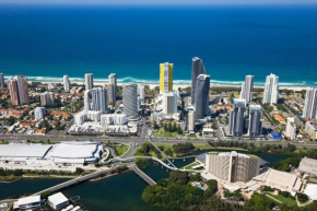 Luxury Beaches Broadbeach 906